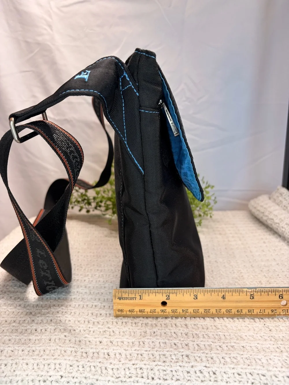 Le Tigre vintage cross body Bag with Blue Stitching